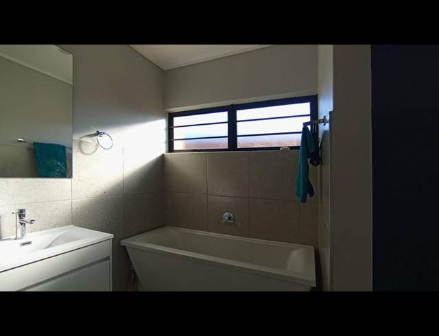 4 BEDROOM HOUSE FOR SALE IN ROOIHUISKRAAL